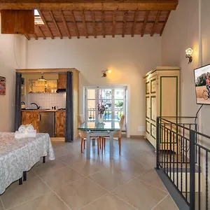 la-mandolata-dei-poeti.it-tuscanyhotel.com/