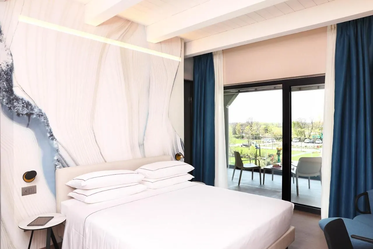 Hotel Veronesi La Torre Dossobuono 4*,